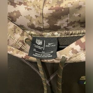 2017 AUTHENTIC Nike Seattle Seahawks Men's NFL Salute to Service Hoodie